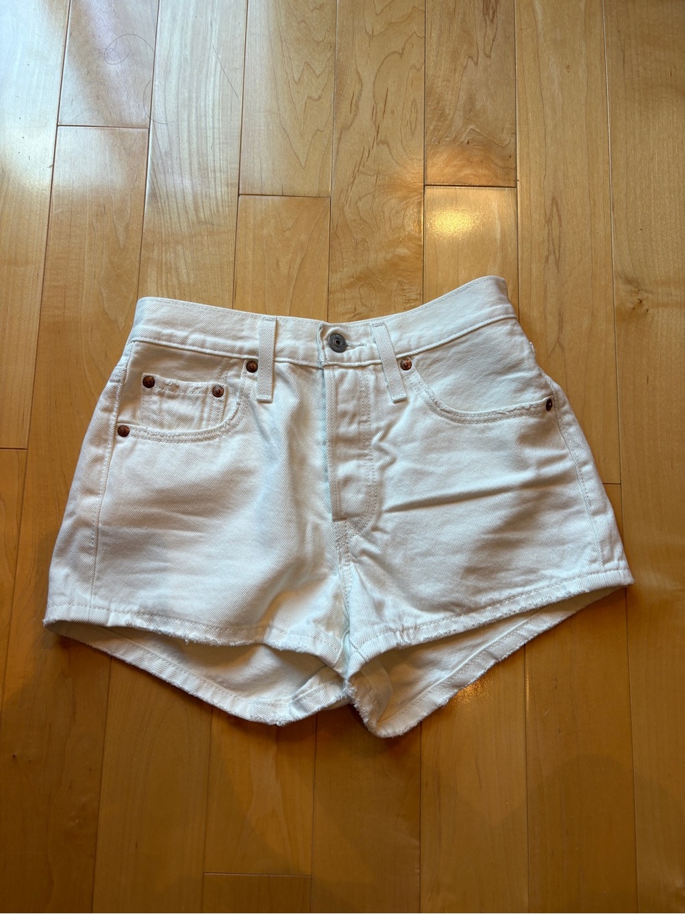 NWOT Levi’s Original 501 Shorts Size 24